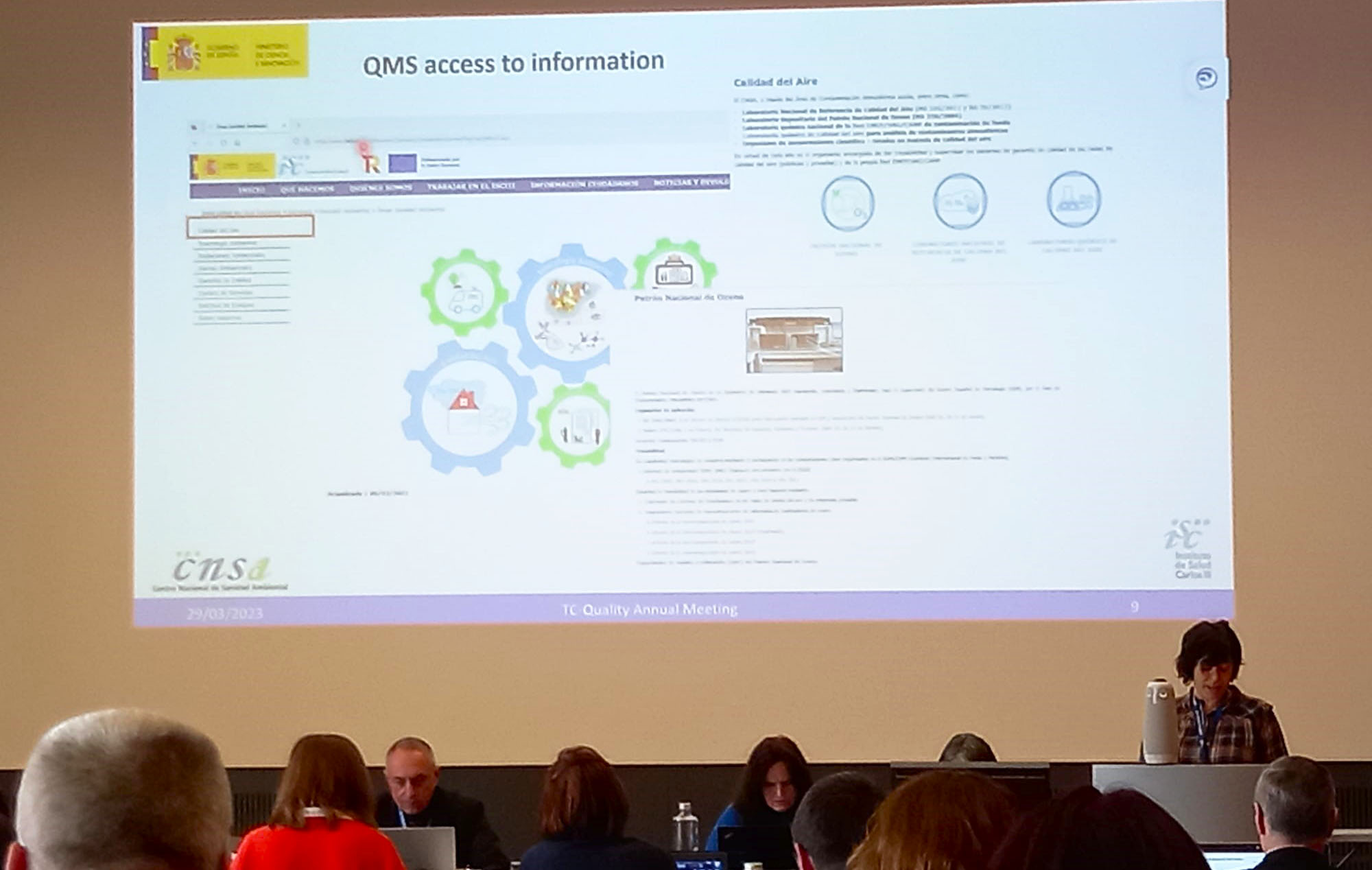 La investigadora del Centro Nacional de Sanidad Ambiental (CNSA) del ISCIII y responsable de Unidad del Laboratorio del Patrón Nacional de Ozono, Beatriz Nuñez Corcuera, en la presentación del sistema de Calidad del ISCIII durante la evaluación celebrada por el Comité Técnico de la Organización Metrológica Regional Europea (EURAMET) en Berna (Suiza).
